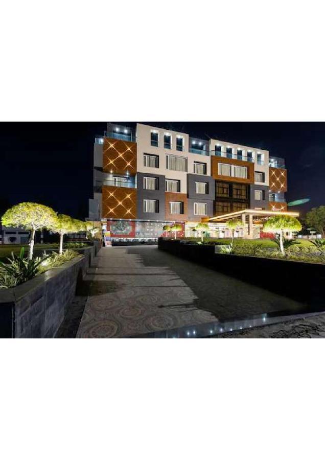 Hotel Shivay President Ujjain Exteriör bild