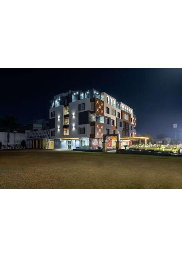 Hotel Shivay President Ujjain Exteriör bild