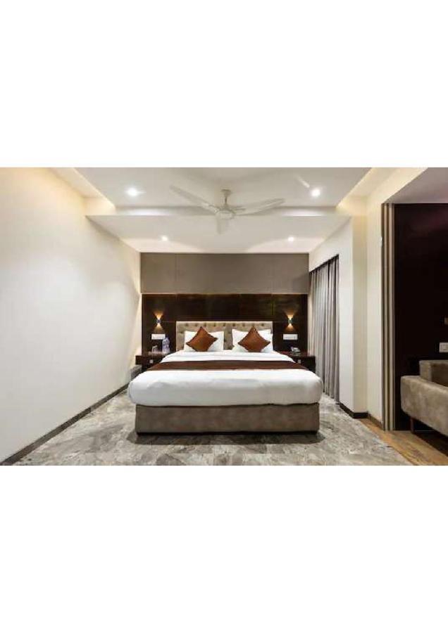 Hotel Shivay President Ujjain Exteriör bild