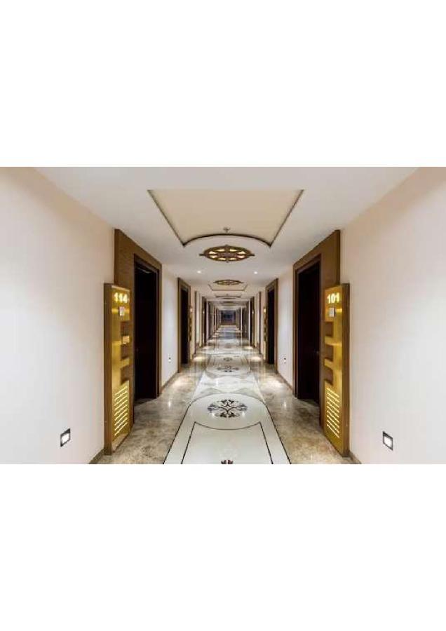 Hotel Shivay President Ujjain Exteriör bild